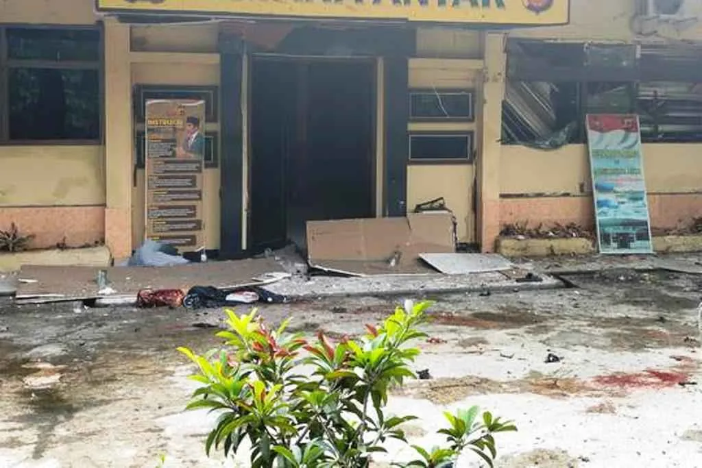 Serangan Bom Bunuh Diri di Polsek Astanaanyar, 1 Polisi Gugur
