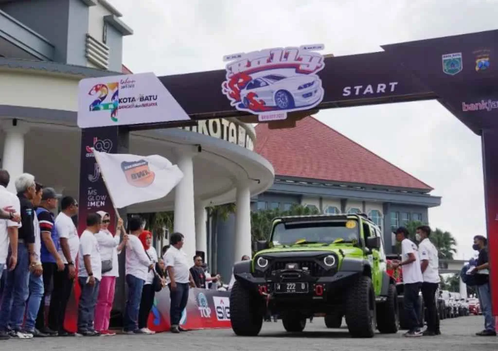 Wali Kota Batu Lepas Ratusan Peserta KWB Auto Really 2022