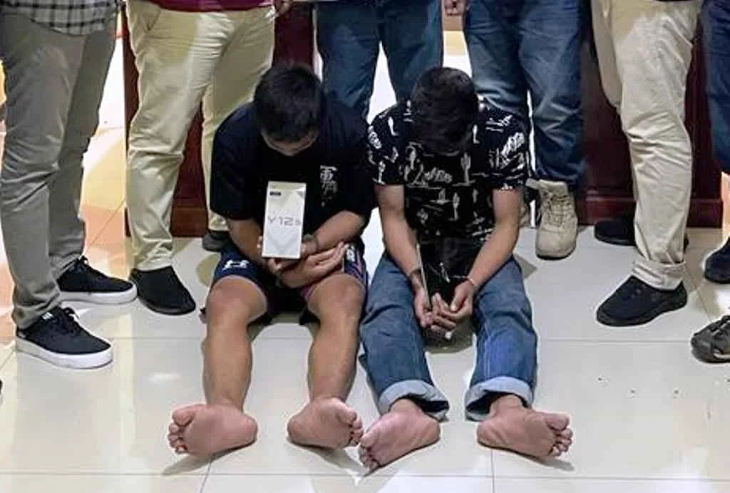 Akibat Telpon di Perempatan Jalan, Handphone Anak ini Dijambret