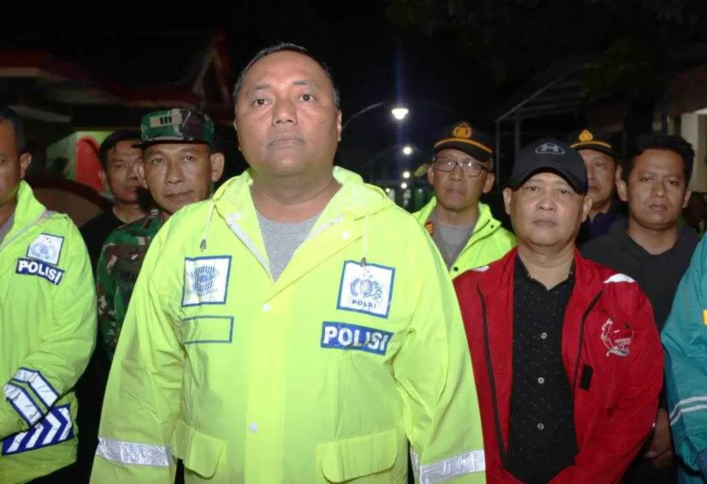 Banjir Rendam Ratusan Rumah, Kapolres Demak Pimpin Evakuasi Warga