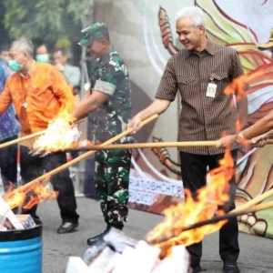 Bea Cukai Jateng dan DIY Musnahkan 9,7 Juta Rokok Ilegal Bea Cukai Jateng dan DIY Musnahkan 9,7 Juta Rokok Ilegal