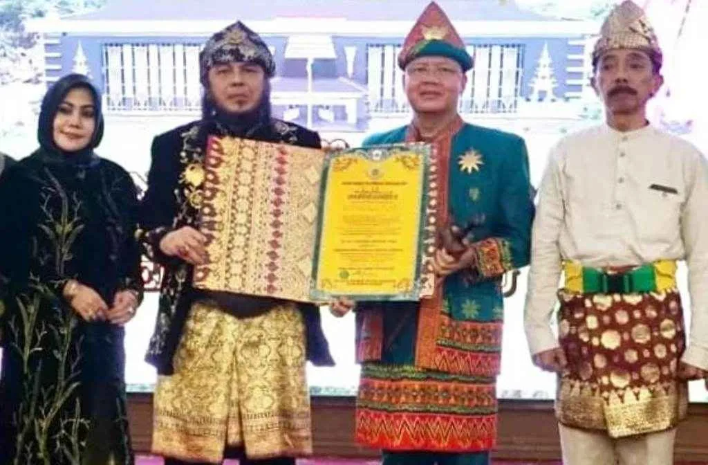 Dinilai Mampu Memajukan Rakyatnya, Rohidin Dianegerahi Gelar Wira Mandala