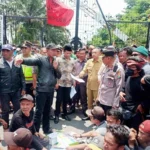Tuntut Pembangunan di Blitar Selatan, Ribuan Pendemo Geruduk Kantor Pemkab
