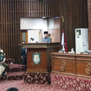 Hadiri Paripurna DPRD, Gubernur Bengkulu Sampaikan Nota Penjelasan Raperda RTRW