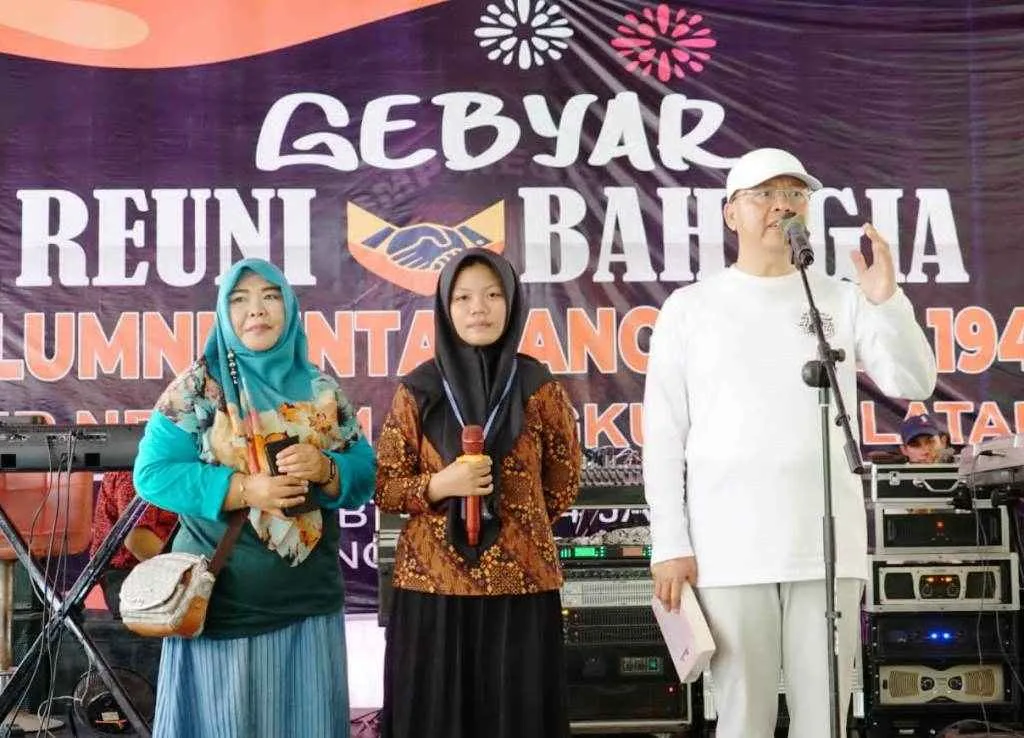 Hadiri Temu Alumni SMPN 1 Manna Lintas Angkatan, Rohidin Turut Mengapresiasi