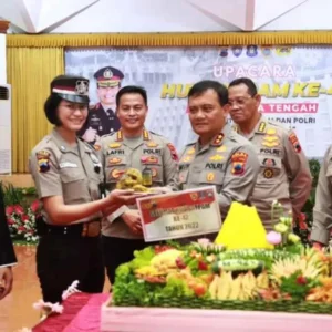 HUT Satpam Ke-42, Kapolda Jateng Potong Tumpeng HUT Satpam Ke-42, Kapolda Jateng Potong Tumpeng