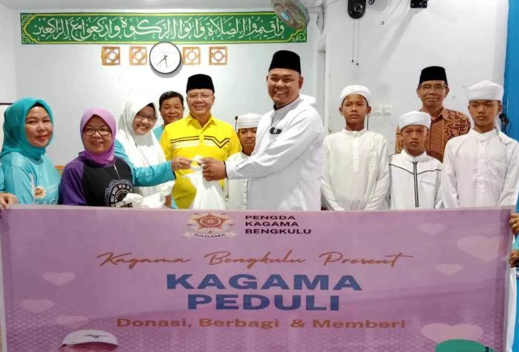 Kagama Peduli, Gubernur Rohidin dan Kagama Bengkulu Salurkan Bantuan