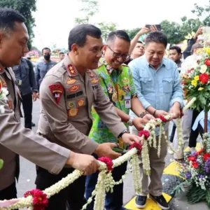 Kapolda Jateng Resmikan Sejumlah Gedung di Polres Salatiga Kapolda Jateng Resmikan Sejumlah Gedung di Polres Salatiga