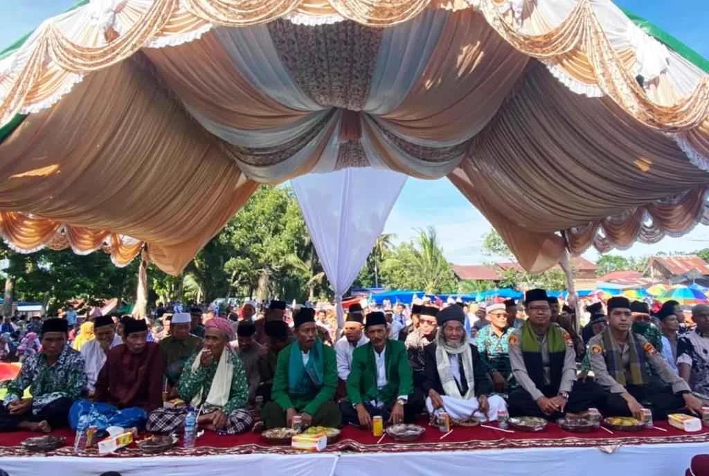 Kapolres Mukomuko Hadiri Pengajian Akbar Yang Digelar Pemdes Lubuk Mukti