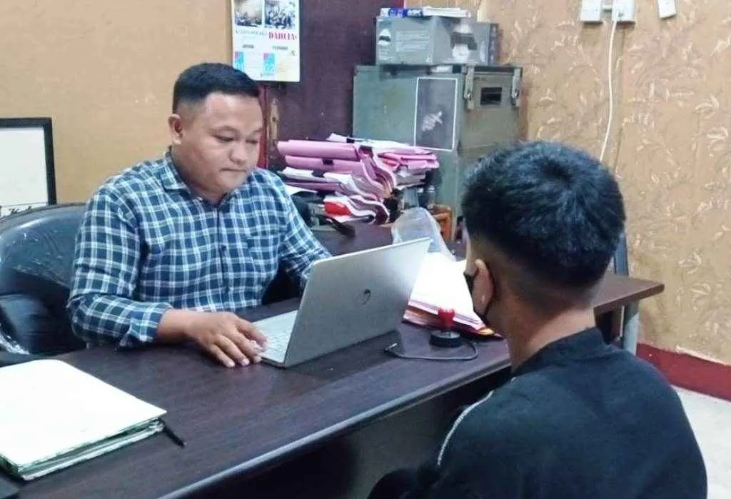 Miliki Ganja, Gadis Tomboi Pelayan Rumah Makan Ditangkap Polisi
