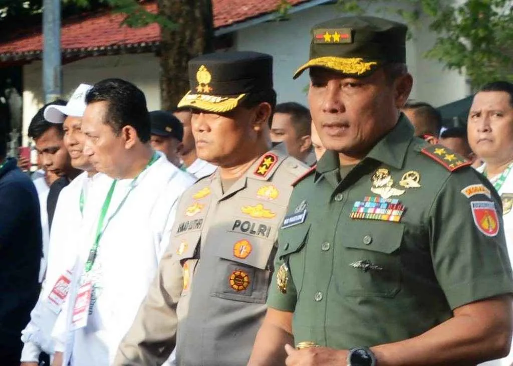 Pangdam IV/Diponegoro Dampingi Presiden di Harlah 1 Abad NU