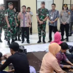 Pangdam IV/Diponegoro Sambangi Masyarakat Terdampak Banjir