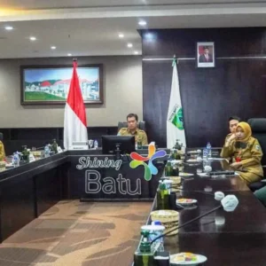 Pemkot Batu Ikuti Hybrid Pemerintah Cabut Kebijakan PPKM Pemkot Batu Ikuti Hybrid Pemerintah Cabut Kebijakan PPKM