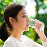 Perbanyak Minum Air Putih : Lambat Keriput dan Panjang Umur