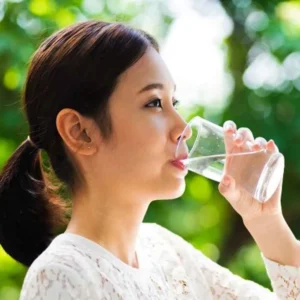 Perbanyak Minum Air Putih : Lambat Keriput dan Panjang Umur