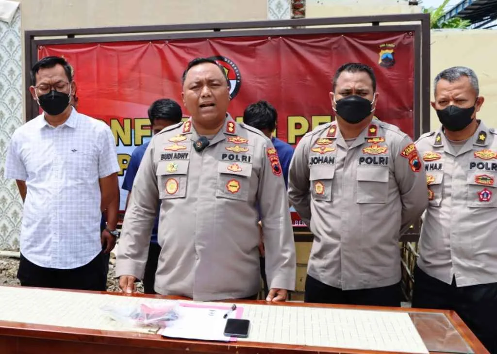 Polisi Grebeg Tempat Penimbun BBM di Demak, 3 Pelaku Ditangkap