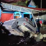 Polisi ini Terluka Parah Usai Mobilnya Hantam Rumah Warga