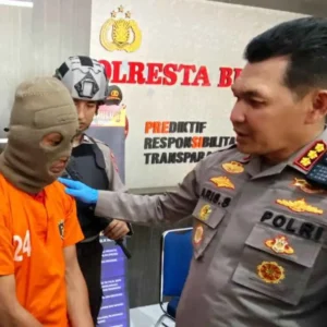 Polisi Ringkus Pelaku Penusukan Marbot Masjid, Akui Tersinggung Omongan Korban Polisi Ringkus Pelaku Penusukan Marbot Masjid, Akui Tersinggung Omongan Korban