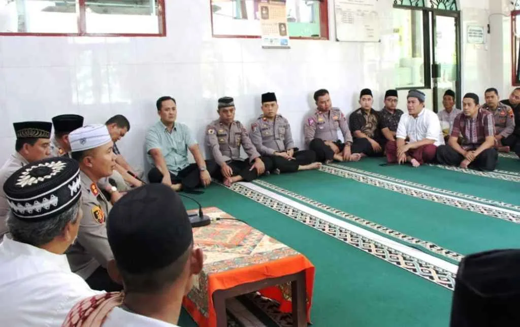 Polres Banjarnegara Dengarkan Aspirasi Warga Dalam Jumat Curhat Polres Banjarnegara Dengarkan Aspirasi Warga Dalam Jumat Curhat