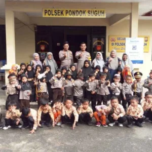 Polsek Pondok Suguh Diserbu Puluhan Siswa TK