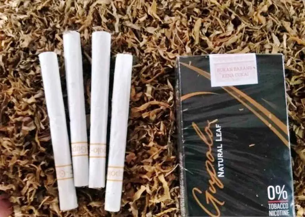 Tanpa Nikotin, Warga Kudus Ciptakan Rokok Berbahan Baku Daun Talas