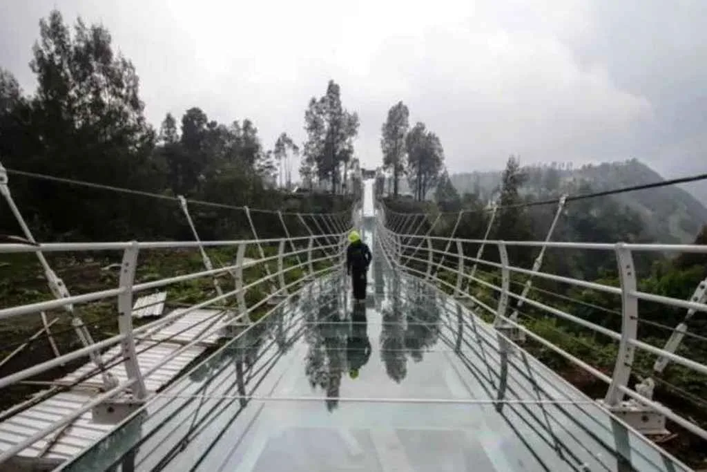 Wagub Jatim Berharap Jembatan Kaca Bromo Beri Manfaat Warga Setempat
