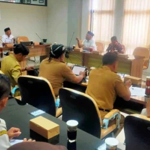 Bahas PAD Kolam Renang, Komisi II DPRD Kabupaten Blitar Gelar Raker