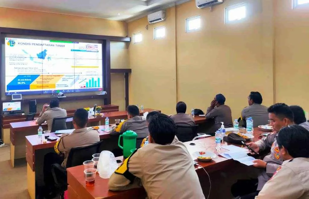 Bhabinkamtibmas Polres Mukomuko Ikuti Pelatihan Secara Daring