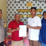 Bhabinkamtibmas Polsek Mukomuko Selatan Mediasi Masalah Laka Lantas