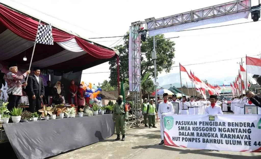 Bupati Malang Berangkatkan Karnaval HUT Ke-44 Ponpes Bahrul Ulum Kauman