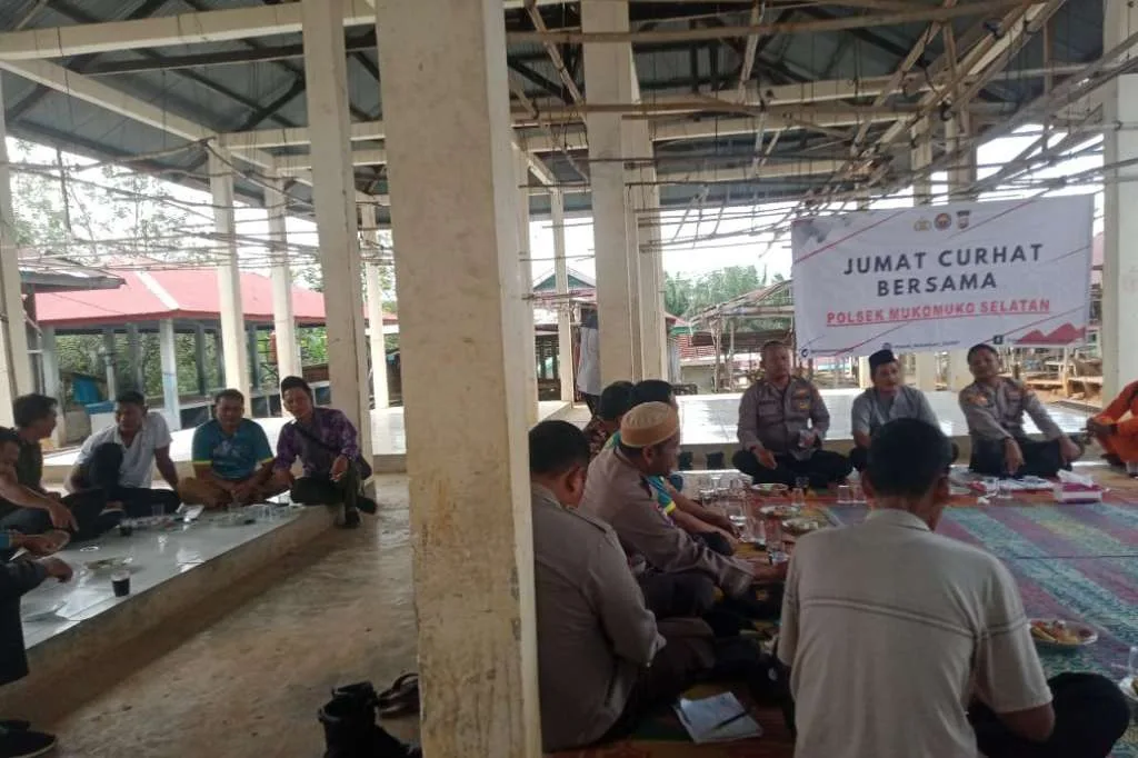 Jumat Curhat, Polsek Mukomuko Selatan Tampung Aspirasi Masyarakat