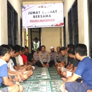 Kapolres Mukomuko Ajak Warga Binaannya Curhat Bersama