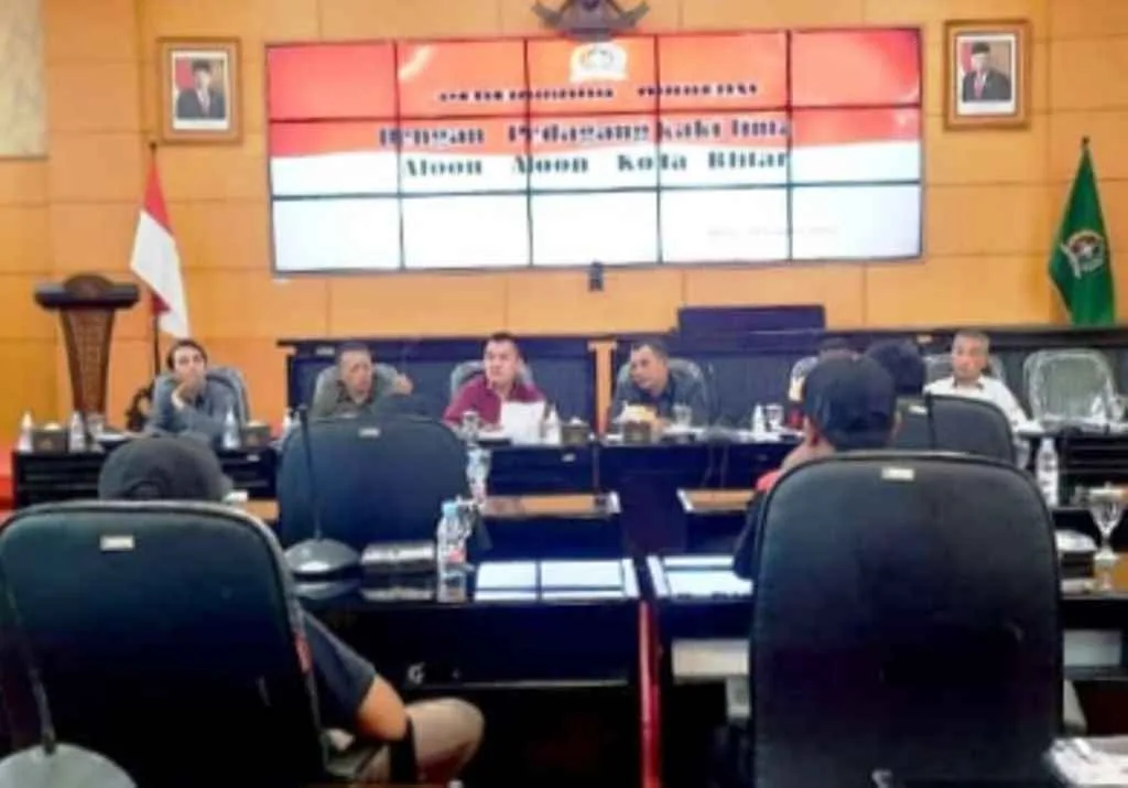 Komisi II DPRD Kota Blitar Pastikan 13 PKL Dapat Kios  
