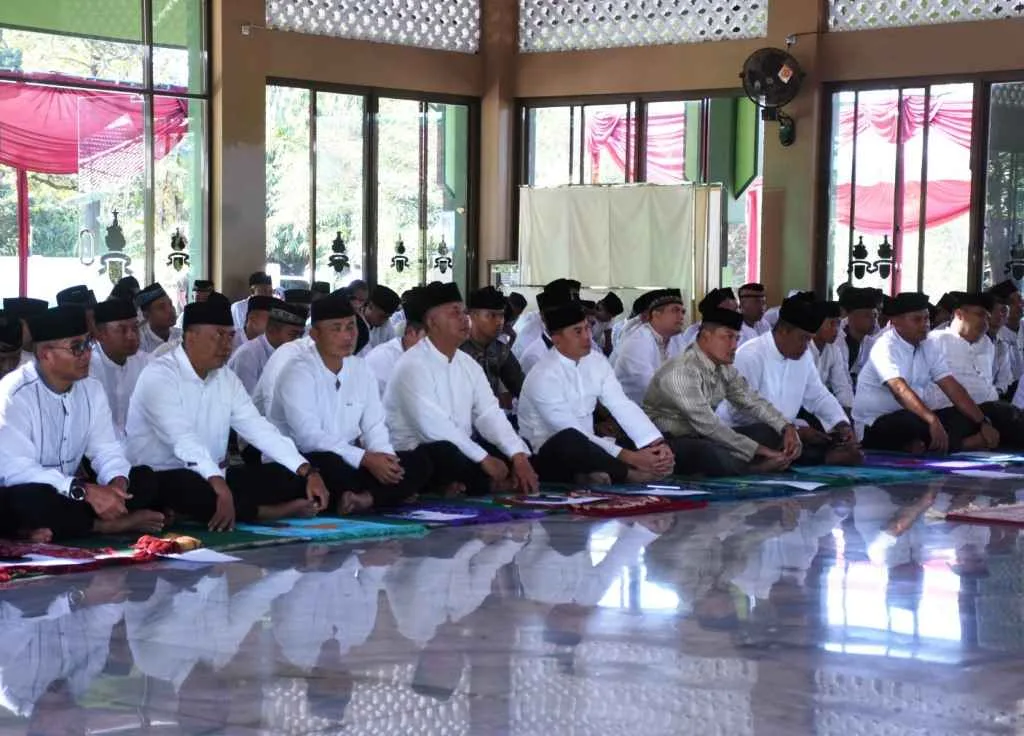 Pangdam IV/Diponegoro Ikuti Muhasabah dan Istighatsah Kubra Secara Virtual