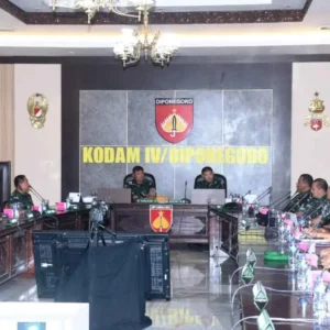 Pangdam IV/Diponegoro Pimpin Taklimat Awal Audit Kinerja TNI Pangdam IV/Diponegoro Pimpin Taklimat Awal Audit Kinerja TNI Jateng