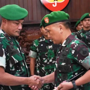 Pangdam IV/Diponegoro Serahkan Jabatan Dandenintel Pangdam IV/Diponegoro Serahkan Jabatan Dandenintel