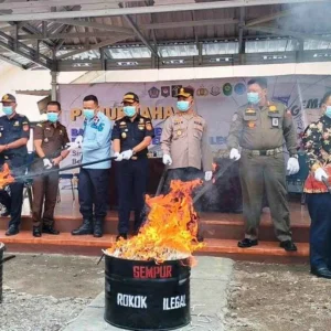 Pemkot Tegal Gelar Kegiatan Pemusnahan Rokok Ilegal Pemkot Tegal Gelar Kegiatan Pemusnahan Rokok Ilegal