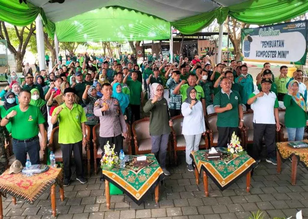 Peringati HPSN 2023, Bupati Blitar Canangkan Gerakan Peduli Sampah