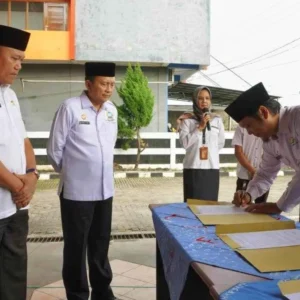 Sekda Hamka Saksikan Penandatanganan Perjanjian Kinerja Pejabat Dinas Pariwisata
