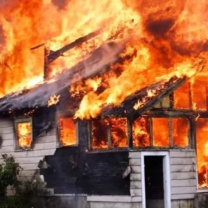 Akibat Korsleting Listrik, Rumah Warga Kepanjenkidul Terbakar