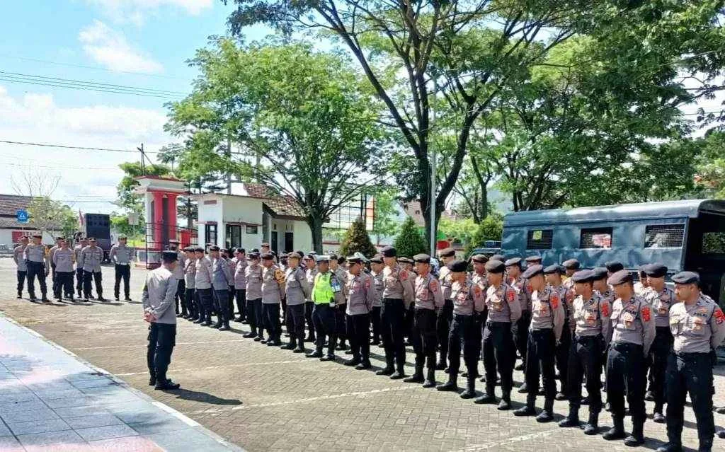 Amankan Unjuk Rasa, Polres Blitar Terjunkan 70 Personil 