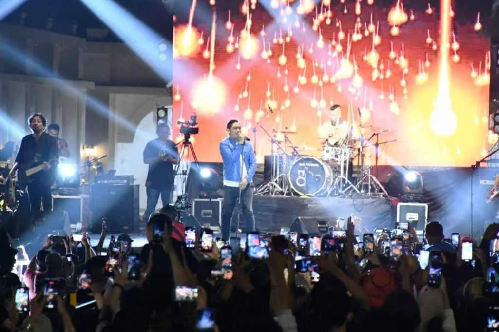 Bahagiakan Warga Kota Bengkulu, Wali Kota Undang Band Ungu