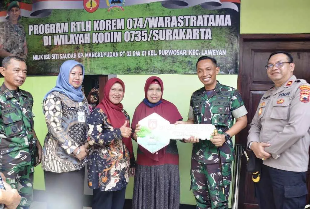 Bedah Rumah Tidak Layak Huni, Nenek Saudah : Terima Kasih TNI