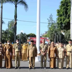 Bupati Malang Berikan SK Kenaikan Pangkat dan SK Pensiun
