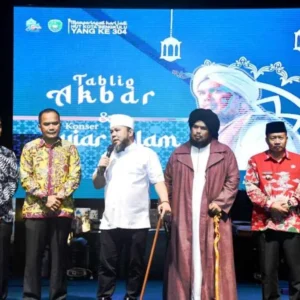 Ceramah dan Lagu Religi Ustad Derry Ramaikan HUT Kota Bengkulu Ceramah dan Lagu Religi Ustad Derry Ramaikan HUT Kota Bengkulu