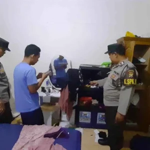 Congkel Jendela, Maling Beraksi di Padang Jaya