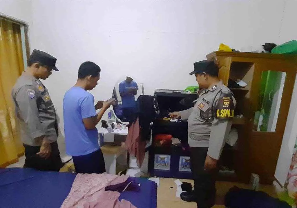 Congkel Jendela, Maling Beraksi di Padang Jaya