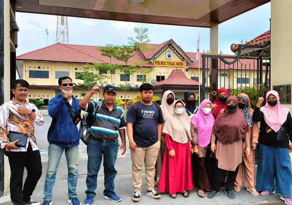 Didampingi GMNI dan HMI, Warga Panggung Laporkan Wali Kota Tegal