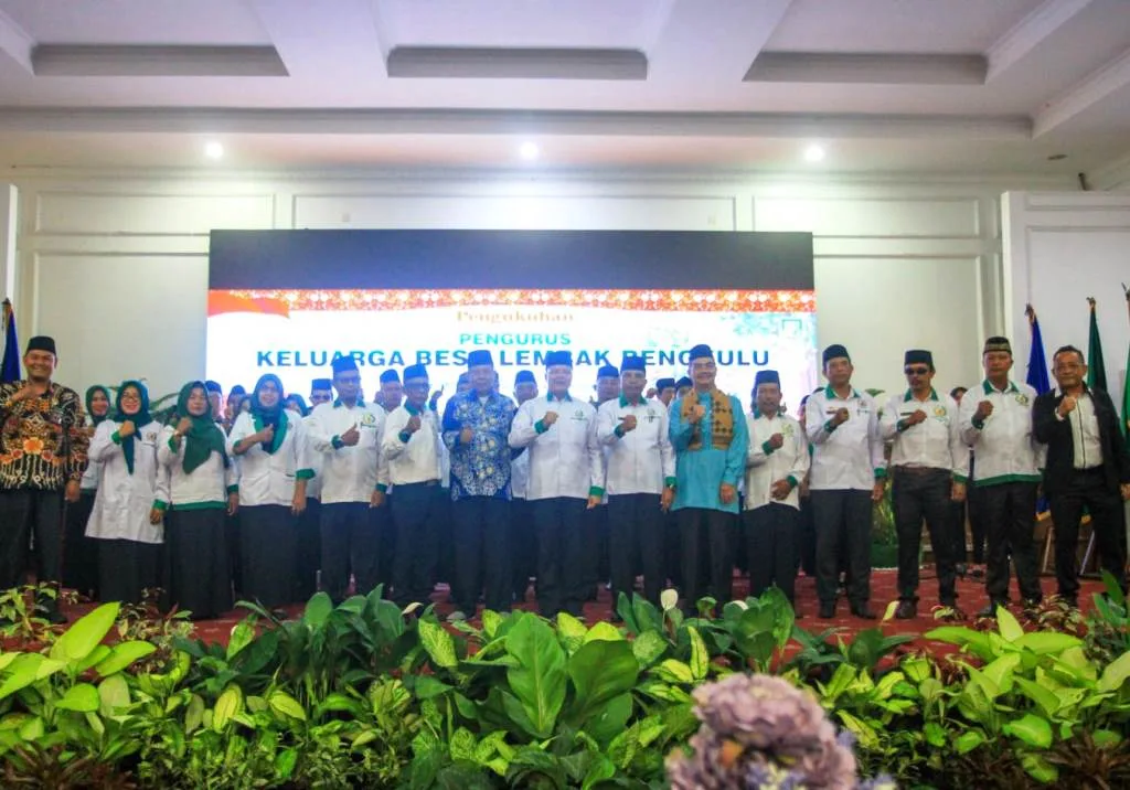 Gubernur Rohidin Mersayh Kukuhkan Pengurus KBLB 2022-2025