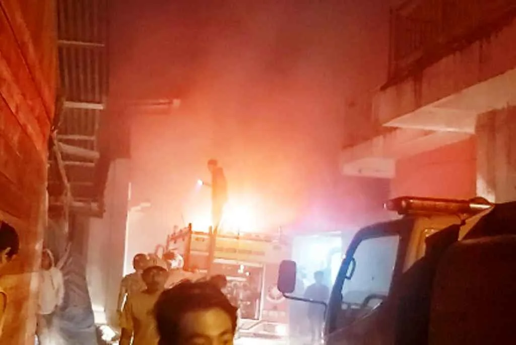 Gudang Jagung Terbakar, 3 Menit Berhasil Dipadamkan Damkar